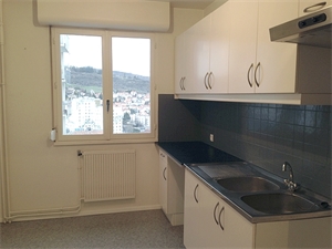 t2 à la location -   63000  CLERMONT FERRAND, surface 60 m2 location t2 - UBI482155877